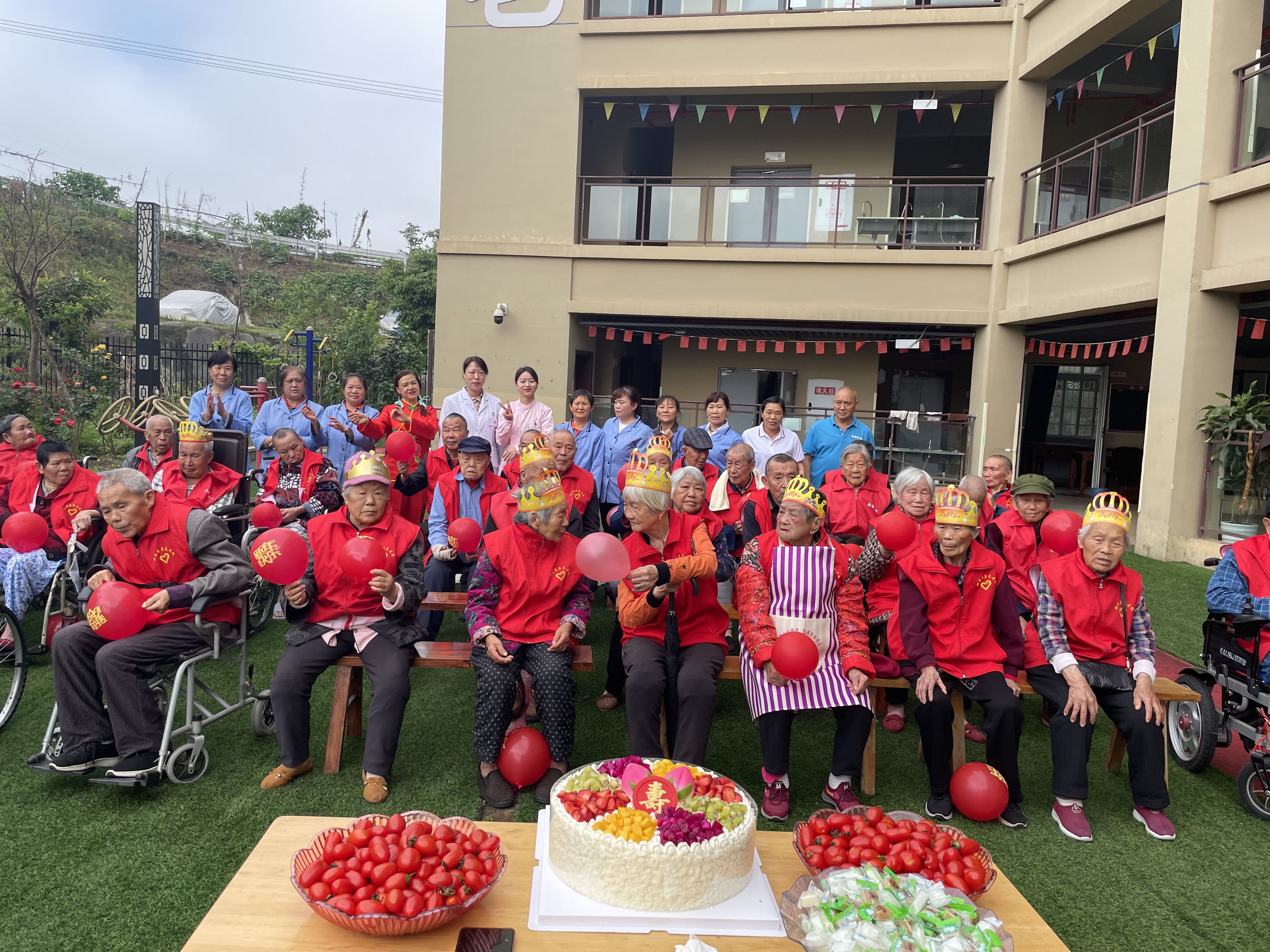 爱在五一节、、情满养老院